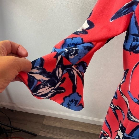 DM Collection Bruna Scuba Crepe Knit Coral Blue Floral Dress Sz 16 - Picture 3 of 6